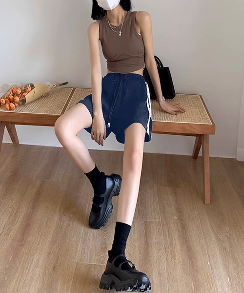 DAY CLOSET（デイ クローゼット）の「【大きいサイズ有/調節紐付き】旬のスポーツMIXに。サイドラインスウェットハーフパンツ レディース（スウェットパンツ・レディース・グレー/ネイビー/ブラック/グリーン・2XL/XL/L/M）」の12枚目の写真