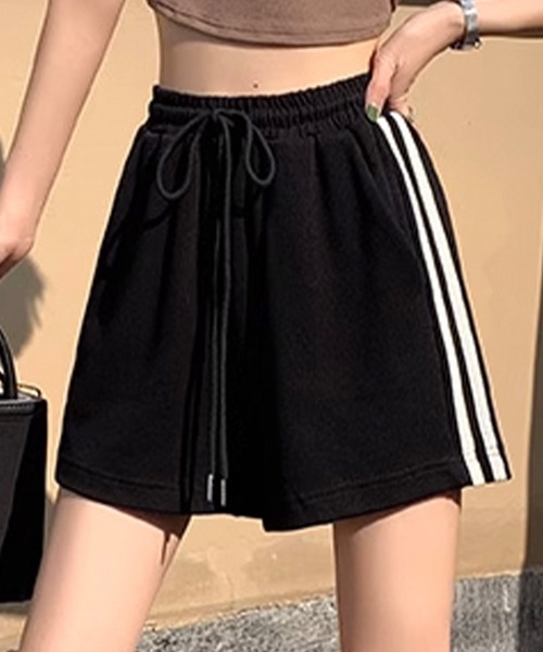 DAY CLOSET（デイ クローゼット）の「【大きいサイズ有/調節紐付き】旬のスポーツMIXに。サイドラインスウェットハーフパンツ レディース（スウェットパンツ・レディース・グレー/ネイビー/ブラック/グリーン・2XL/XL/L/M）」の22枚目の写真