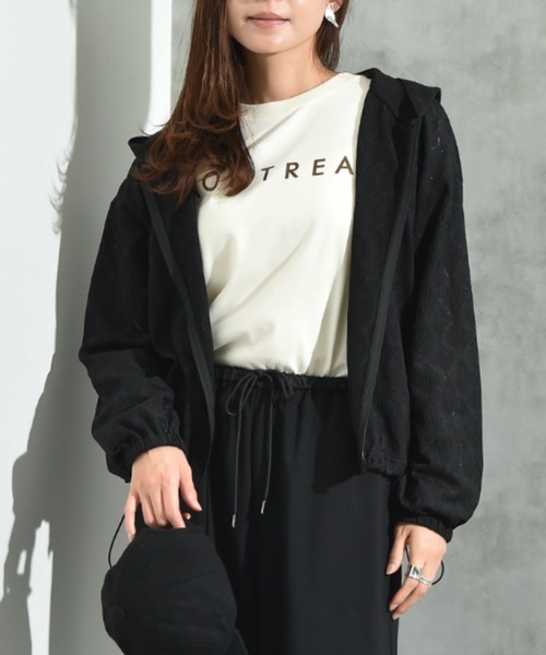 INTERPLANET(インタープラネット)の「アイレット調ZIPフードパーカー(ブルゾン・レディース・ブラック/アイボリー・FREE)」の2枚目の写真