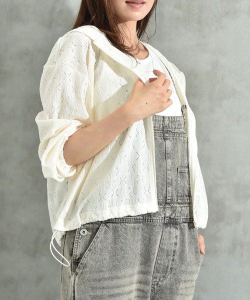 INTERPLANET(インタープラネット)の「アイレット調ZIPフードパーカー(ブルゾン・レディース・ブラック/アイボリー・FREE)」の7枚目の写真