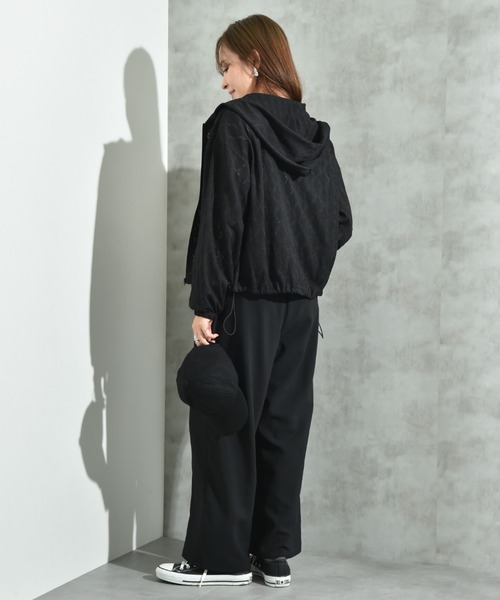 INTERPLANET(インタープラネット)の「アイレット調ZIPフードパーカー(ブルゾン・レディース・ブラック/アイボリー・FREE)」の22枚目の写真