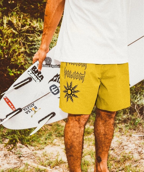 VOLCOM（ボルコム）の「【VOLCOM/ボルコム】 About Time Liberators Trunks /アシンメトリープリントストレッチサーフトランクス・ボードショーツ・バギーショーツ(水着)（水着・メンズ・ブラック/レオパード・32inch/30inch/28inch）」の2枚目の写真