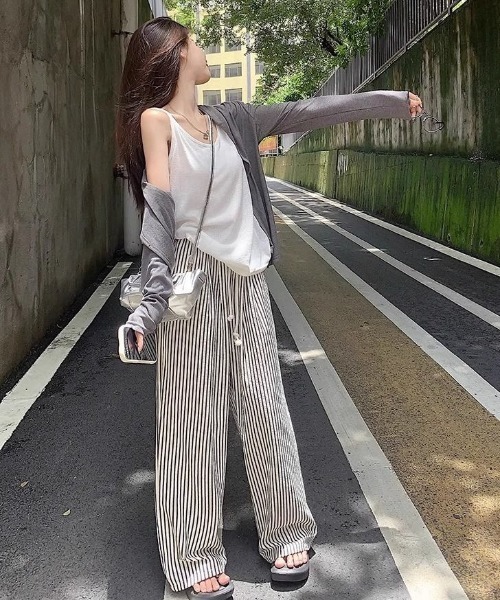 yuue' ( wear )（ユーイ）の「ストライプ柄タックワイドイージーパンツ（その他パンツ・レディース・アイボリー・FREE）」の5枚目の写真
