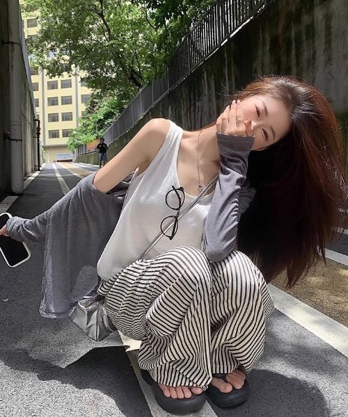 yuue' ( wear )（ユーイ）の「ストライプ柄タックワイドイージーパンツ（その他パンツ・レディース・アイボリー・FREE）」の4枚目の写真