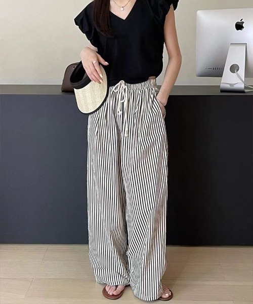 yuue' ( wear )（ユーイ）の「ストライプ柄タックワイドイージーパンツ（その他パンツ・レディース・アイボリー・FREE）」の2枚目の写真