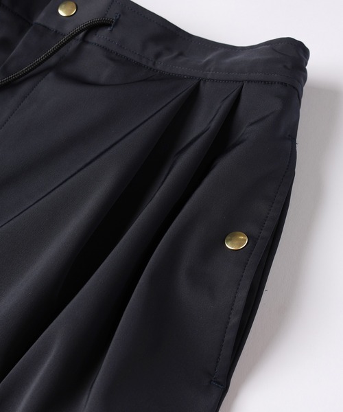 CULLNI（クルニ）の「Double Satin 2Tuck Drawstring Semi Wide Pants（その他パンツ・メンズ・ブラック/ネイビー/ベージュ・2/1/0）」の12枚目の写真