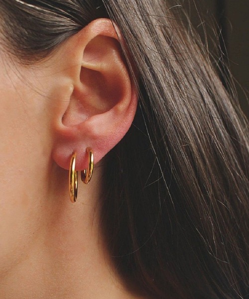 VIBGYOR(ヴィブジョー)の「【IZU】 ミニフープピアス リングピアス ゴールド/シルバー(8mm・10mm・12mm・14mm)(ピアス(両耳用)・レディース・シルバー/ゴールド・8/10/12/14)」の10枚目の写真