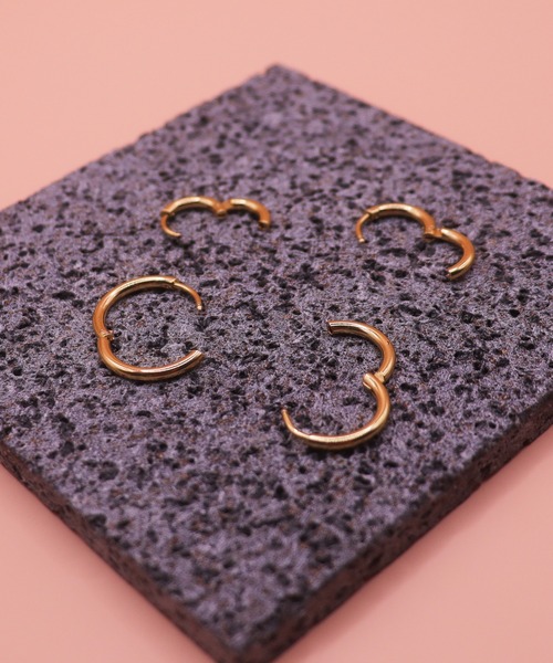 VIBGYOR(ヴィブジョー)の「【IZU】 ミニフープピアス リングピアス ゴールド/シルバー(8mm・10mm・12mm・14mm)(ピアス(両耳用)・レディース・シルバー/ゴールド・8/10/12/14)」の7枚目の写真