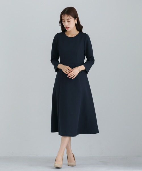 WHITE JOOLA(ホワイトジョーラ)の「UVカット・速乾・接触冷感・防シワ・ストレッチ・洗える【多機能すぎるワンピース】ダブルピケクロス・フレアワンピース(ワンピース・レディース・アイボリー/ネイビー/ブラック・L/M/S)」の13枚目の写真