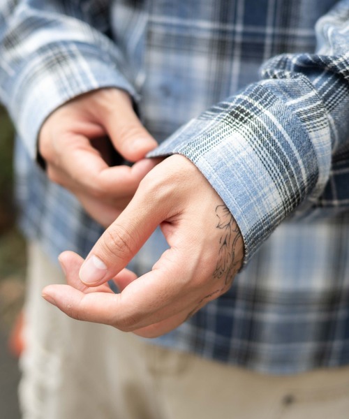 WEGO(ウィゴー)の「WEGO/オンブレチェックフードネルシャツ(シャツ/ブラウス・メンズ・ブルー系その他2/ブラック系その他2・MEDIUM/LARGE)」の5枚目の写真