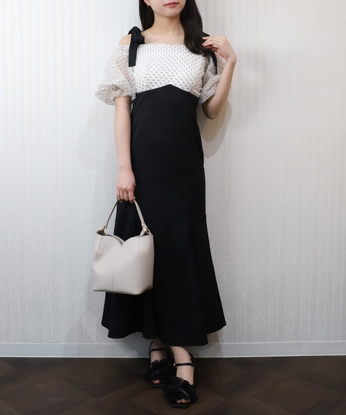 ASTORIA ODIER(アストリアオディール)の「肩リボンドッキングワンピース(ワンピース・レディース・ベージュ/ピンク/ブラック・MEDIUM)」の3枚目の写真