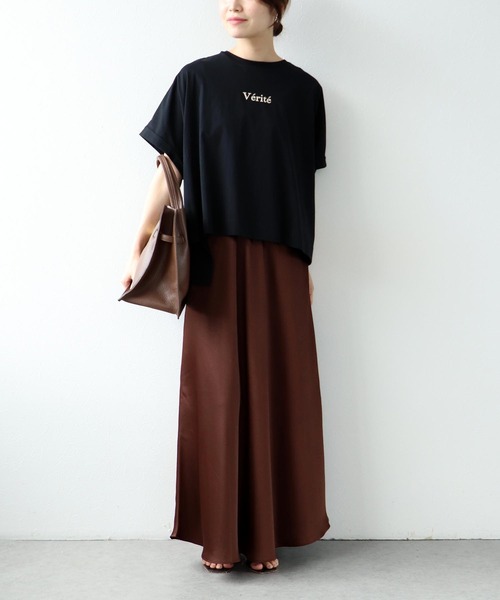 Jines(ジネス)の「オーバーシルエット ロゴプリントTシャツ(Tシャツ/カットソー・レディース・ホワイト/ブラウン/ブラック・38)」の4枚目の写真