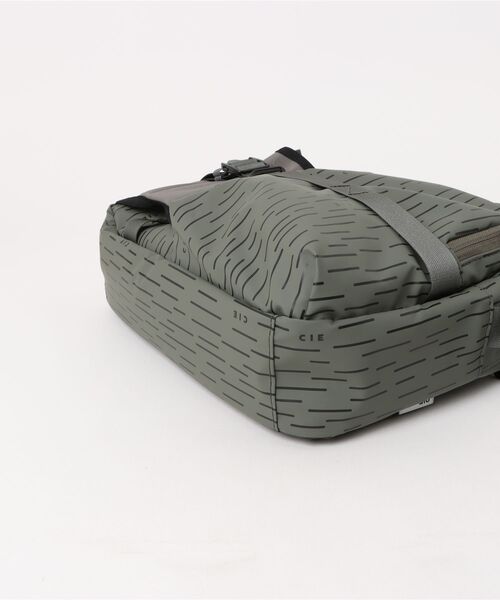 CIE(シー)の「【CIE/シー】GRID3 BOTTLE SHOULDER BAG (L) LIMITED EDITION(ショルダーバッグ・メンズ・オリーブ・FREE)」の5枚目の写真