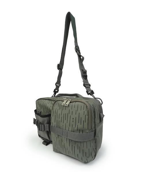 CIE(シー)の「【CIE/シー】GRID3 BOTTLE SHOULDER BAG (L) LIMITED EDITION(ショルダーバッグ・メンズ・オリーブ・FREE)」の1枚目の写真