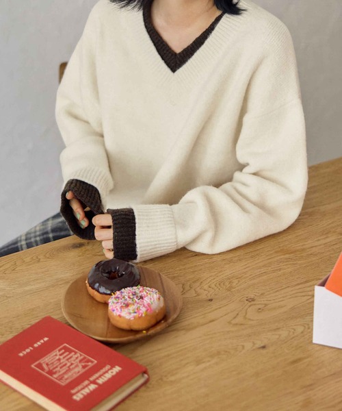 CHAN ME（チャンミ）の「ドッキングレイヤード風ニット（ニット/セーター・レディース・ベージュ/テラコッタ/チャコールグレー/ホワイト/ネイビー・LARGE/X-LARGE/MEDIUM）」の2枚目の写真