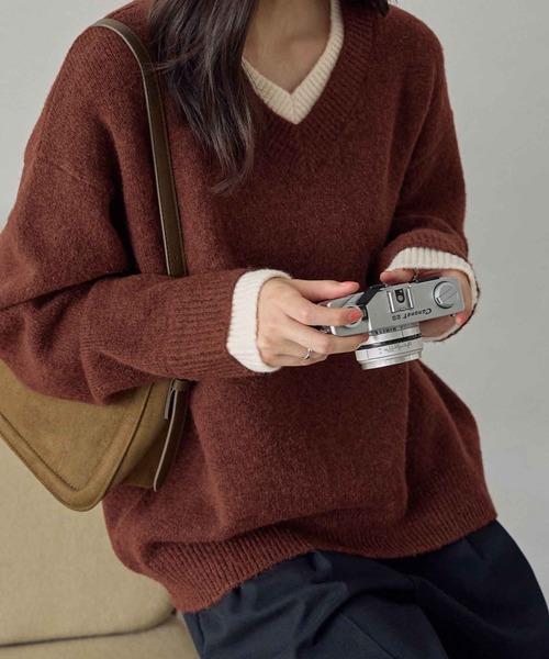 CHAN ME（チャンミ）の「ドッキングレイヤード風ニット（ニット/セーター・レディース・ベージュ/テラコッタ/チャコールグレー/ホワイト/ネイビー・LARGE/X-LARGE/MEDIUM）」の3枚目の写真