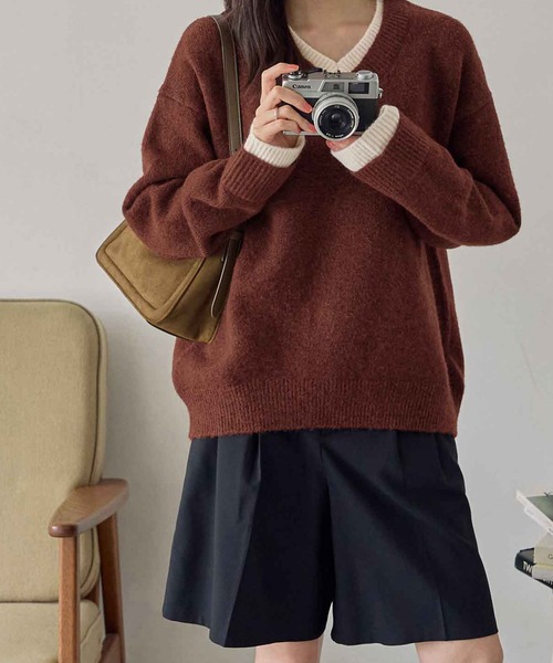 CHAN ME（チャンミ）の「ドッキングレイヤード風ニット（ニット/セーター・レディース・ベージュ/テラコッタ/チャコールグレー/ホワイト/ネイビー・LARGE/X-LARGE/MEDIUM）」の6枚目の写真