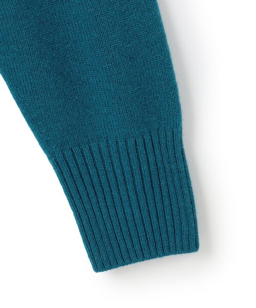 23区(ニジュウサンク)の「カシミヤブレンド Vネック ニット(ニット/セーター・レディース・ホワイト系/ベージュ系/ライトグレー系/オールドローズ系/ライトグリーン系/ピーコックグリーン系/グレー系/ダルブルー系/パープル系・38)」の17枚目の写真