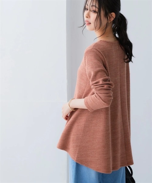 nissen(ニッセン)の「リブ見えカットソーVネックロング丈プルオーバー<大きいサイズ有>(Tシャツ/カットソー・レディース・ブラック/チャコールグレー/ブラウン/ベージュ/ミント・S/M/L/LL)」の15枚目の写真