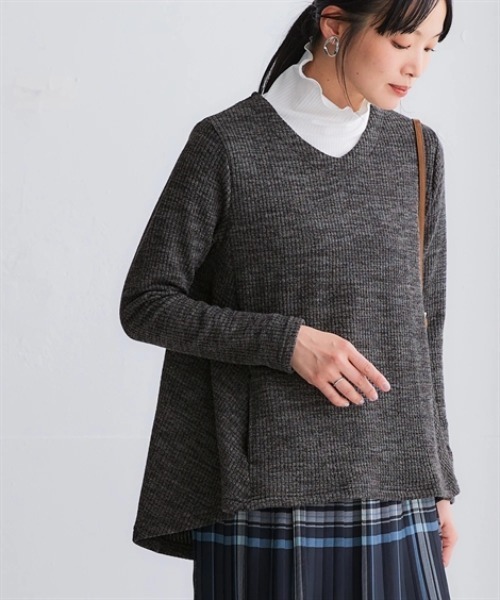 nissen(ニッセン)の「リブ見えカットソーVネックロング丈プルオーバー<大きいサイズ有>(Tシャツ/カットソー・レディース・ブラック/チャコールグレー/ブラウン/ベージュ/ミント・S/M/L/LL)」の10枚目の写真