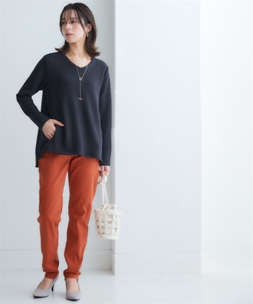 nissen(ニッセン)の「リブ見えカットソーVネックロング丈プルオーバー<大きいサイズ有>(Tシャツ/カットソー・レディース・ブラック/チャコールグレー/ブラウン/ベージュ/ミント・S/M/L/LL)」の6枚目の写真