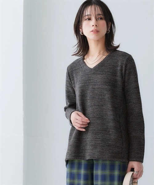 nissen(ニッセン)の「リブ見えカットソーVネックロング丈プルオーバー<大きいサイズ有>(Tシャツ/カットソー・レディース・ブラック/チャコールグレー/ブラウン/ベージュ/ミント・S/M/L/LL)」の12枚目の写真