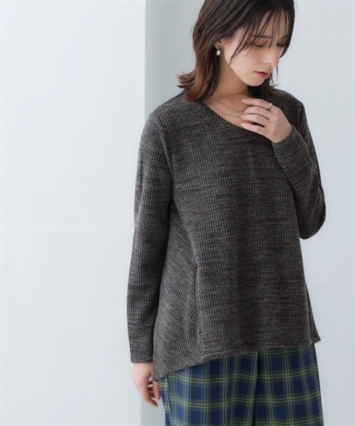 nissen(ニッセン)の「リブ見えカットソーVネックロング丈プルオーバー<大きいサイズ有>(Tシャツ/カットソー・レディース・ブラック/チャコールグレー/ブラウン/ベージュ/ミント・S/M/L/LL)」の13枚目の写真