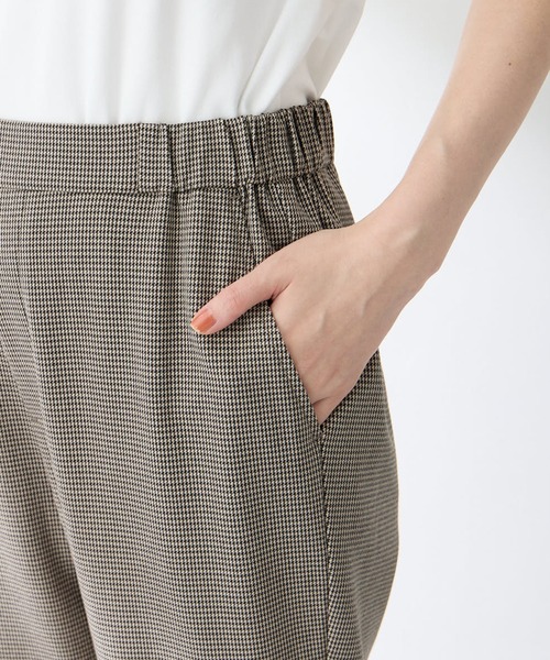 Petit Honfleur(プチオンフルール)の「【すご楽】ストレッチテーパードパンツ【イエロー・千鳥柄・ウエストゴム・通年素材】(その他パンツ・レディース・ベージュ/イエロー・M/L)」の14枚目の写真