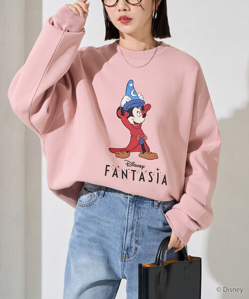 FREAK'S STORE(フリークスストア)の「限定展開 DISNEY / ディズニー / 『ファンタジア』 / ミッキーマウス / リラックスフィット プリント クルーネックスウェット(スウェット・メンズ・ピンク/スミクロ/ネイビー/アッシュグレー・SMALL/MEDIUM/LARGE)」の4枚目の写真