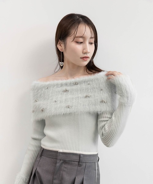 RANDA(ランダ)の「ビジューシャギーオフショルダーニット(ニット/セーター・レディース・ホワイト/ピンク/ブルー/グレー・FREE)」の4枚目の写真