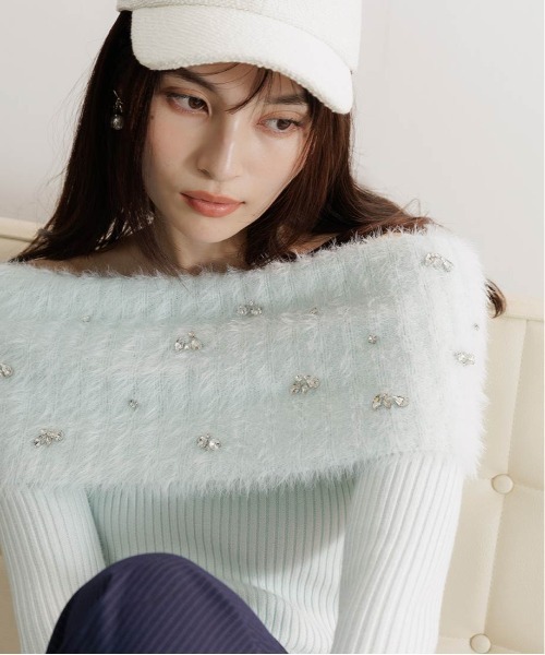 RANDA(ランダ)の「ビジューシャギーオフショルダーニット(ニット/セーター・レディース・ホワイト/ピンク/ブルー/グレー・FREE)」の6枚目の写真