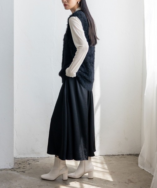 VitaFelice（ヴィータフェリーチェ）の「フェザーヤーン Vネックニットベスト（ベスト・レディース・ベージュ系/アイボリー/ブラック・FREE）」の10枚目の写真