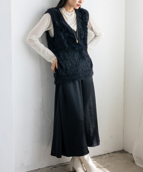 VitaFelice（ヴィータフェリーチェ）の「フェザーヤーン Vネックニットベスト（ベスト・レディース・ベージュ系/アイボリー/ブラック・FREE）」の13枚目の写真