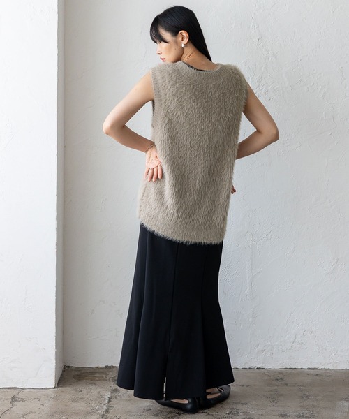 VitaFelice（ヴィータフェリーチェ）の「フェザーヤーン Vネックニットベスト（ベスト・レディース・ベージュ系/アイボリー/ブラック・FREE）」の20枚目の写真