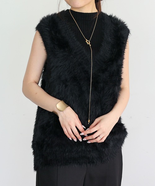 VitaFelice（ヴィータフェリーチェ）の「フェザーヤーン Vネックニットベスト（ベスト・レディース・ベージュ系/アイボリー/ブラック・FREE）」の18枚目の写真