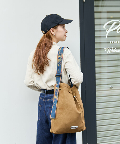 FREAK'S STORE（フリークスストア）の「限定展開 OUTDOOR PRODUCTS × FREAK'S STORE/アウトドアプロダクツ 別注 スウェードタッチ 巾着 テープ バッグ（ショルダーバッグ・レディース・ブラック/ベージュ/ブラウン・ONE SIZE）」の19枚目の写真