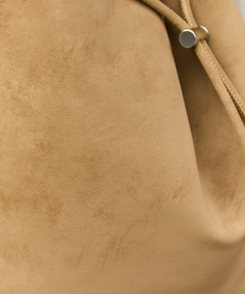 FREAK'S STORE（フリークスストア）の「限定展開 OUTDOOR PRODUCTS × FREAK'S STORE/アウトドアプロダクツ 別注 スウェードタッチ 巾着 テープ バッグ（ショルダーバッグ・レディース・ブラック/ベージュ/ブラウン・ONE SIZE）」の21枚目の写真