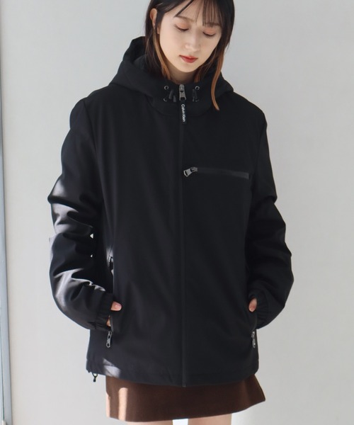 Calvin Klein(カルバン・クライン)の「【Calvin Klein/カルバンクライン】Hooded Stretch Jacket/中綿 フーデット ストレッチジャケット(その他アウター・メンズ・ブラック・M/L/S)」の2枚目の写真