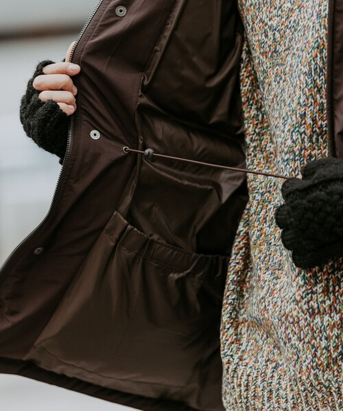 green label relaxing（グリーンレーベルリラクシング）の「DICROS フード ダウン ブルゾン -撥水-（ダウンジャケット/コート・メンズ・ダークグレー/ダークブラウン・S/M/L/XL）」の12枚目の写真