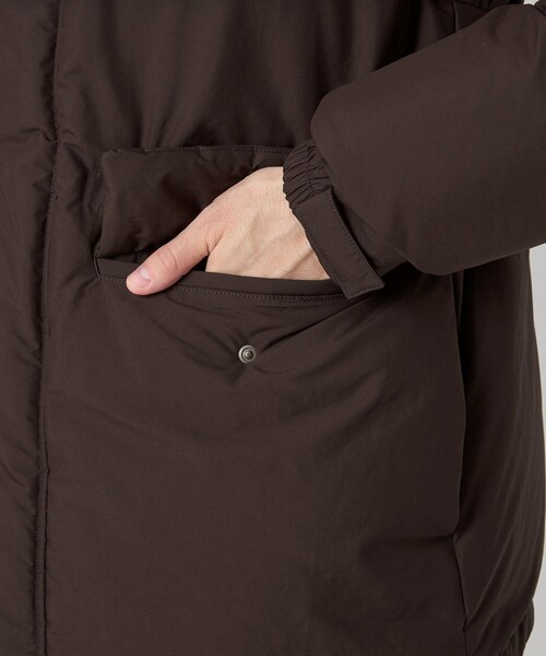 green label relaxing（グリーンレーベルリラクシング）の「DICROS フード ダウン ブルゾン -撥水-（ダウンジャケット/コート・メンズ・ダークグレー/ダークブラウン・S/M/L/XL）」の19枚目の写真