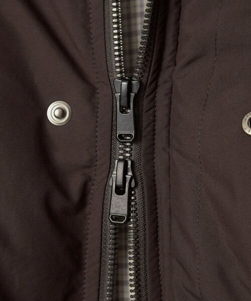 green label relaxing（グリーンレーベルリラクシング）の「DICROS フード ダウン ブルゾン -撥水-（ダウンジャケット/コート・メンズ・ダークグレー/ダークブラウン・S/M/L/XL）」の21枚目の写真