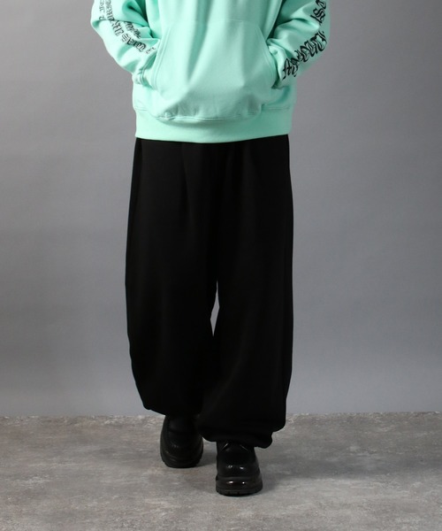 NYLAUS（ナイラス）の「【Nylaus】ヘビーウェイト ツータックワイドスウェットパンツ ワイドパンツ（スウェットパンツ・メンズ・ブラック/グレー・L/M）」の20枚目の写真