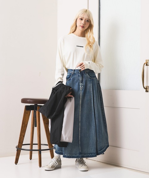 CONVERSE(コンバース)の「【CONVERSE/コンバース】スムスシューズグラフィックロンT(Tシャツ/カットソー・レディース・オフホワイト/ブラック・LARGE/MEDIUM)」の14枚目の写真