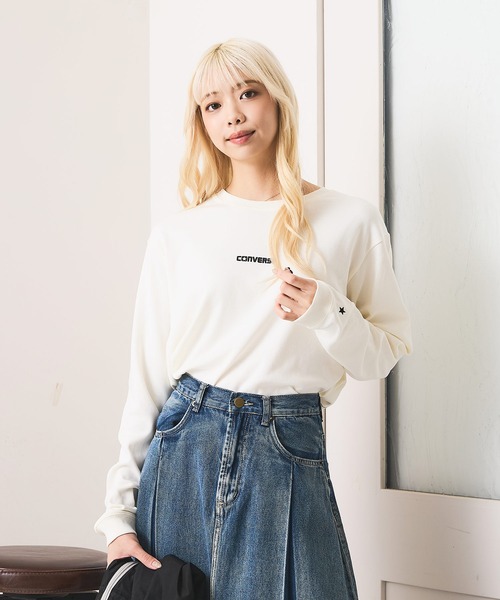 CONVERSE(コンバース)の「【CONVERSE/コンバース】スムスシューズグラフィックロンT(Tシャツ/カットソー・レディース・オフホワイト/ブラック・LARGE/MEDIUM)」の12枚目の写真