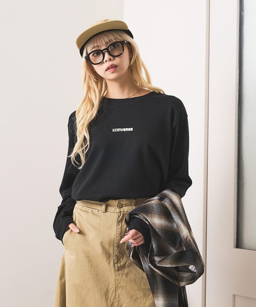 CONVERSE(コンバース)の「【CONVERSE/コンバース】スムスシューズグラフィックロンT(Tシャツ/カットソー・レディース・オフホワイト/ブラック・LARGE/MEDIUM)」の7枚目の写真