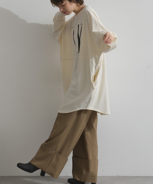 enhaut(アンオート)の「ピグメントOE天竺 ロゴプリント チュニック ILY ビッグ Tシャツ ロンT(Tシャツ/カットソー・レディース・アイボリー/グレイッシュベージュ/チャコールグレー/バーガンディー・FREE)」の6枚目の写真