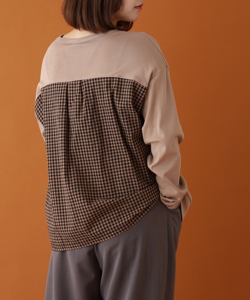 Emago(イマゴ)の「EMAGO ロゴ刺繍切替えプルオーバー 長袖(Tシャツ/カットソー・レディース・モカ/ネイビー/グレー・FREE)」の4枚目の写真