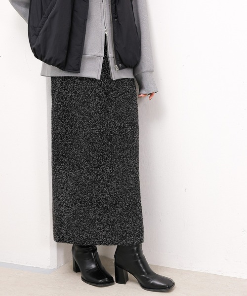 emesuelee（エメスーリー）の「フィルムラメニットタイトスカート（スカート・レディース・ブラック/アイボリー/グレー・フリー）」の2枚目の写真