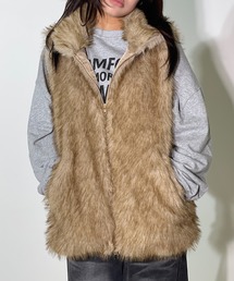 ROGER AND RAW（ロジャーアンドロウ）の「スタンドネックフェイクファーベスト（ベスト）」