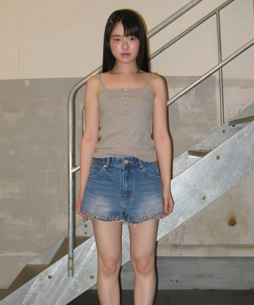 RONRON(ロンロン)の「HEART BUTTON GOLGI SLEEVELESS GREY FLOWER(Tシャツ/カットソー・レディース・その他・FREE)」の2枚目の写真